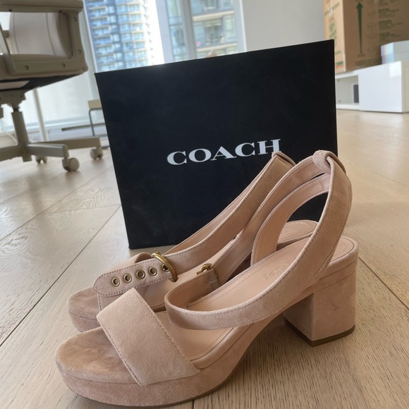 Chic! Coach Serena suede sandal! - Picture 2 of 3
